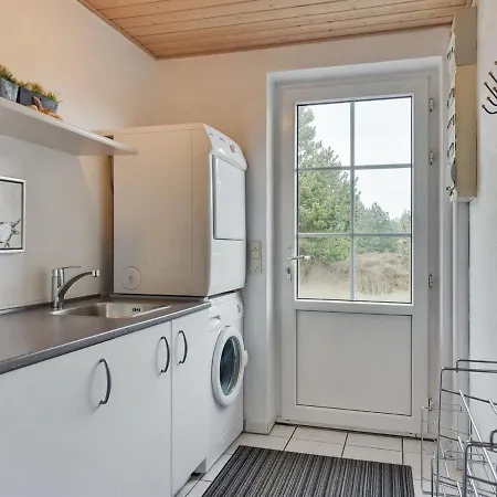 Casa vacanze Artan - 2-6km From The Sea In Western Jutland By Interhome Kongsmark