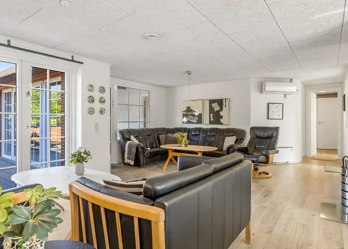 Artan - 2-6km From The Sea By Interhome